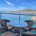 1-stunning Sea View Apartments! شقة