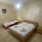 1-stunning Sea View Apartments! شقة ساراندا