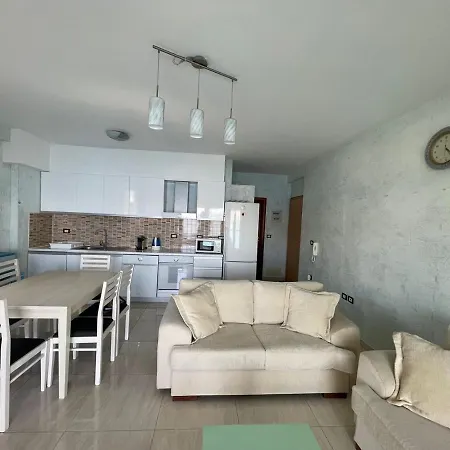 Apartmán 1-stunning Sea View Apartments!